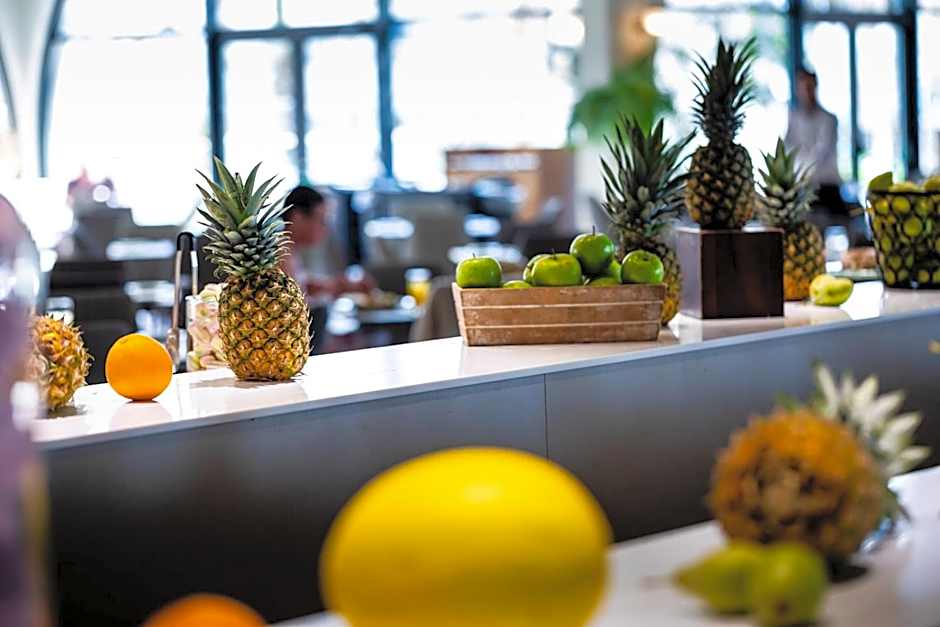 Louis Phaethon Beach