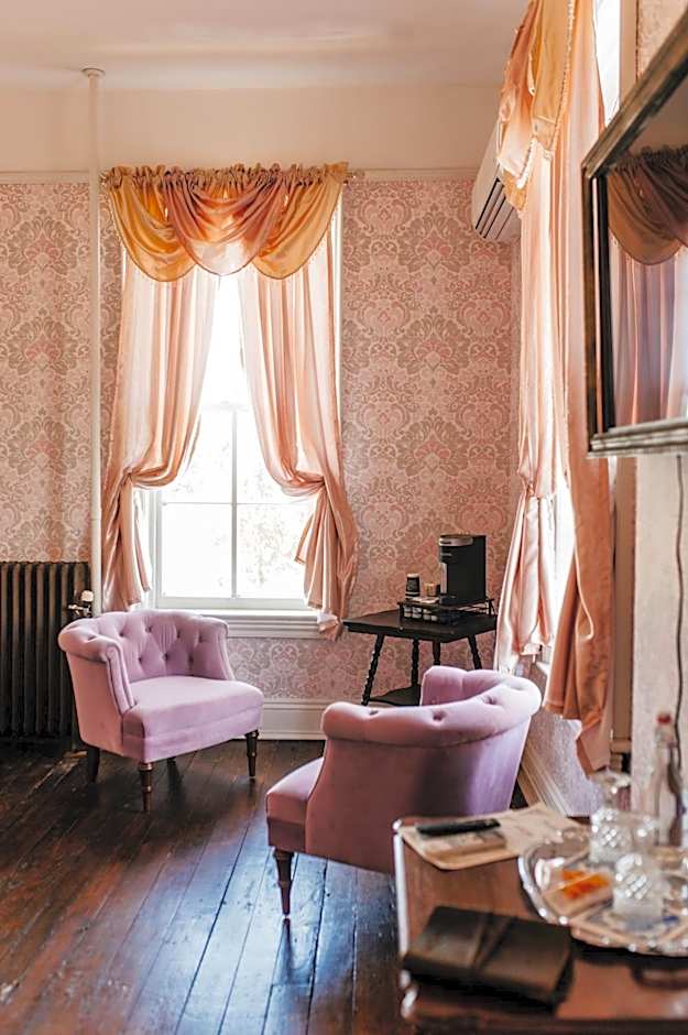 White House Hotel