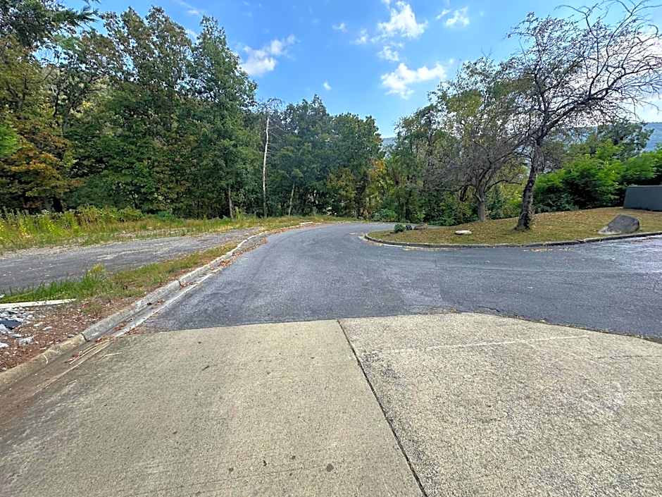 Hotel Red Rose by Townhouse Covington I-64