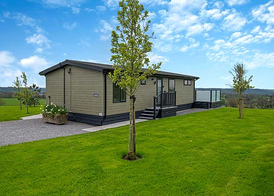 Midsomer Lodges