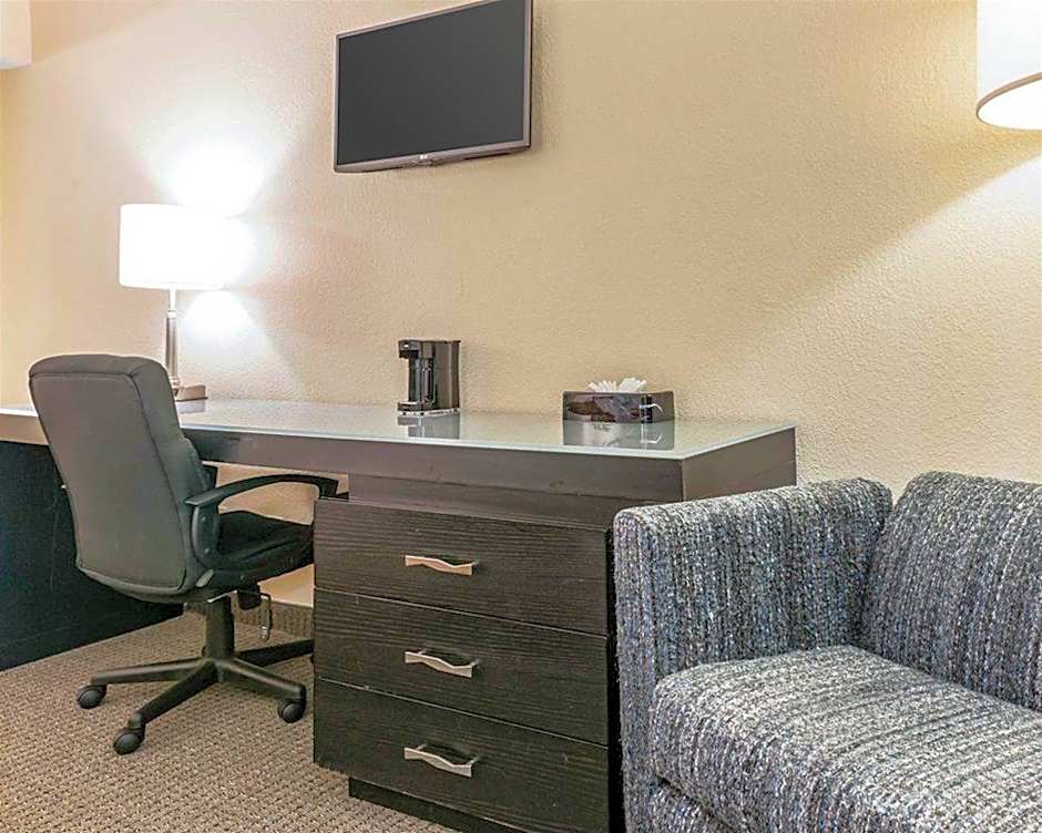 Quality Inn Indianapolis Northwest