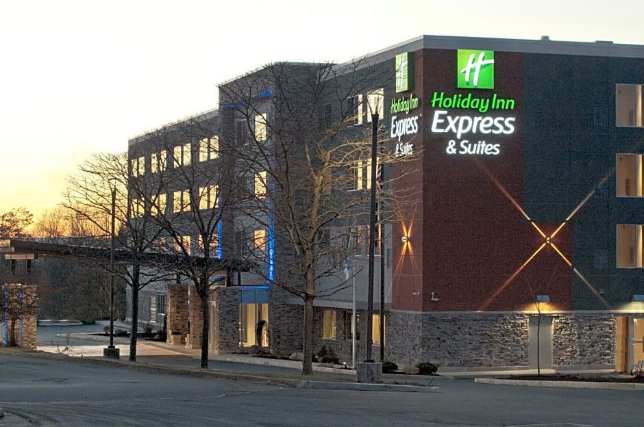 Holiday Inn Express & Suites Johnstown, an IHG Hotel