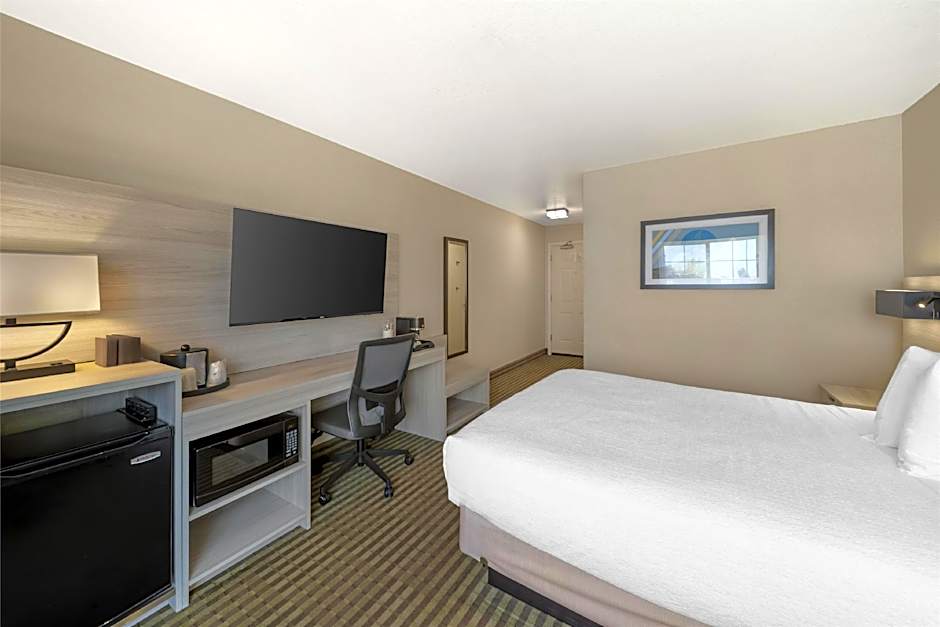 Best Western Plus Twin View Inn & Suites