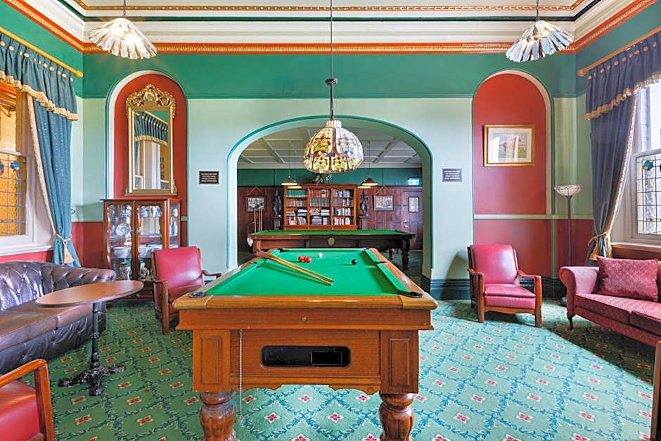 Carrington Hotel