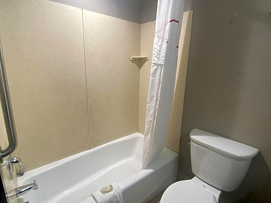 Red Roof Inn Pittsburgh - McKnight Rd