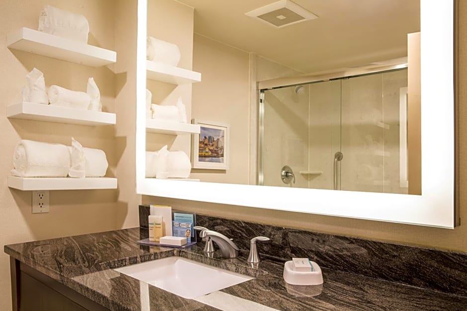 Hampton Inn & Suites Seattle-Downtown
