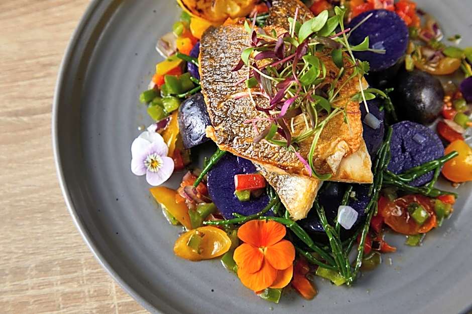 Courtyard By Marriott London City Airport