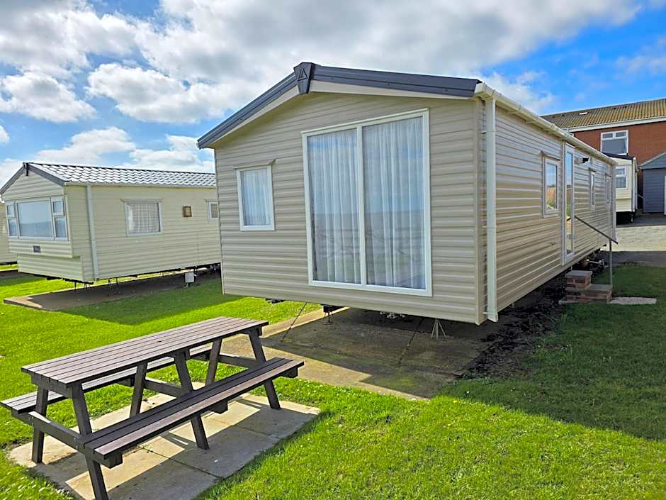 Castaways Holiday Park