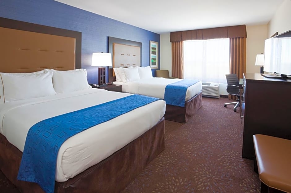 Holiday Inn Express & Suites Fort Dodge, an IHG Hotel