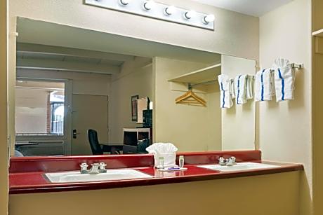 Double Room with Two Double Beds - Non-Smoking