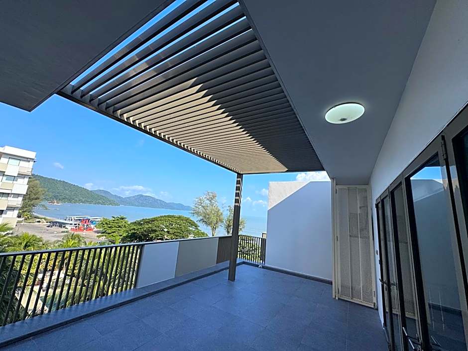 BY THE SEA - Penthouse 3 bedroom