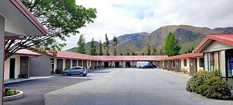 Sierra Motel and Apartments