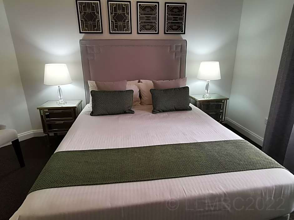 Adelaide Mansions Serviced Apartments