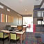 Holiday Inn Express & Suites Oklahoma City Mid - Arpt Area