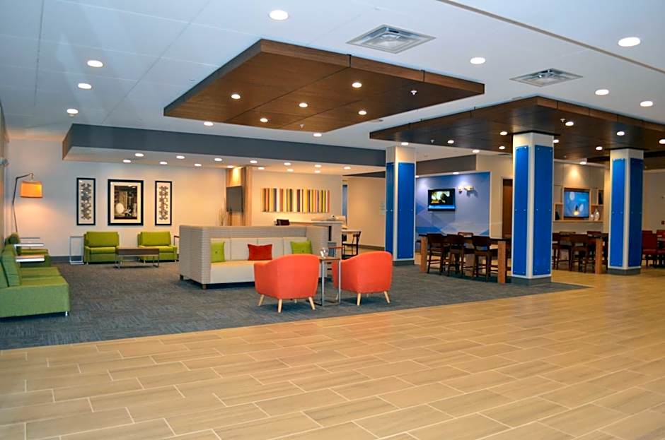 Holiday Inn Express & Suites Charlotte NE - University Area By IHG