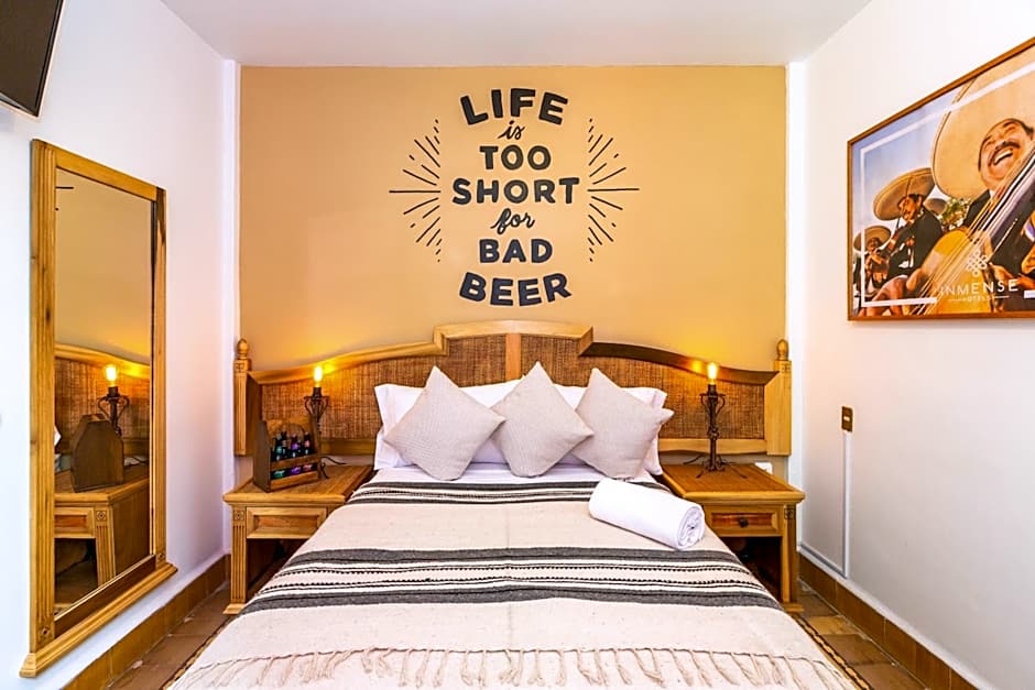 Mala Vecindad Beer Hotel