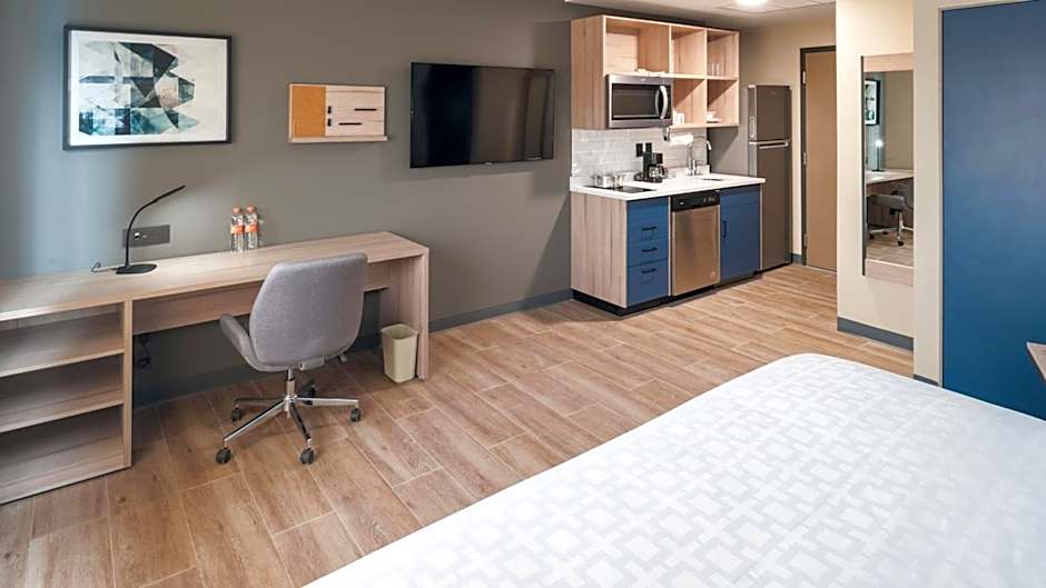 Candlewood Suites Guadalajara Galerias By IHG