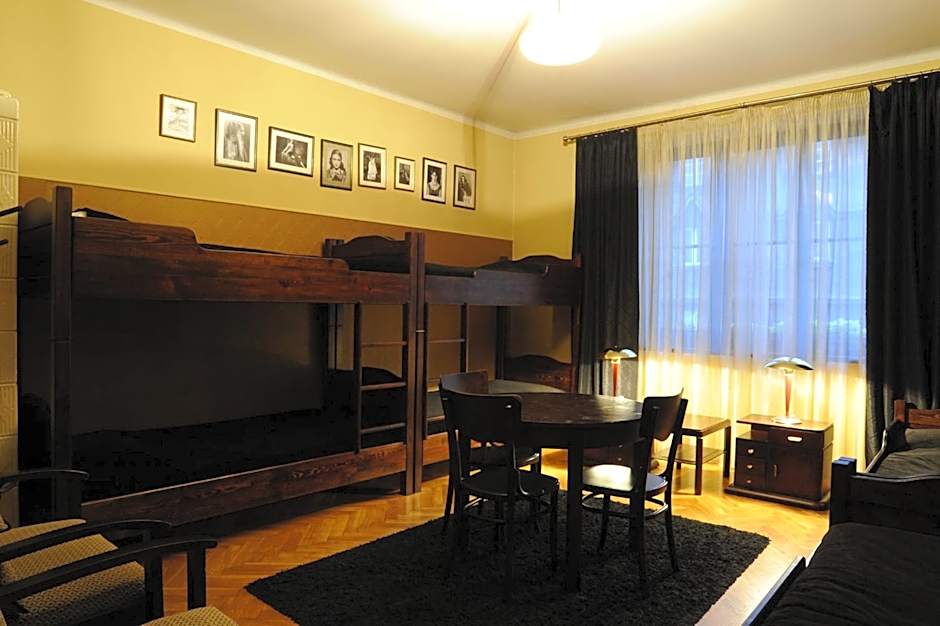 Hostel Deco