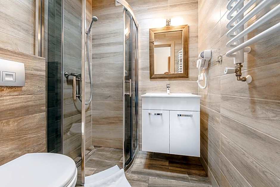 Dworek Nad Białką Apartamenty-Pokoje-Białka Tatrzańska-Czarna Góra