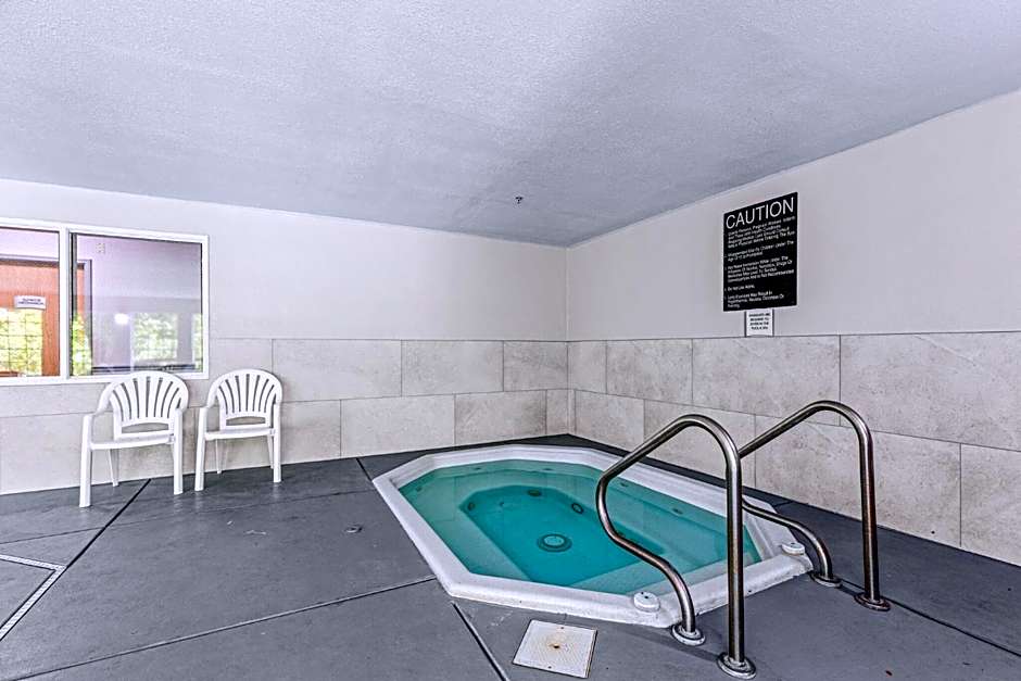 Quality Inn & Suites On The River