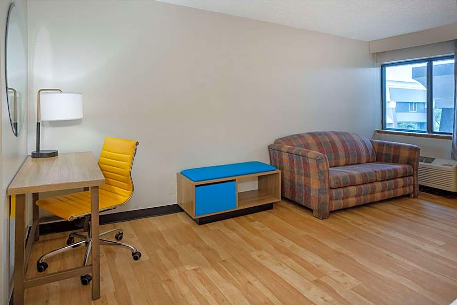 Days Inn by Wyndham Pleasant Prairie Kenosha
