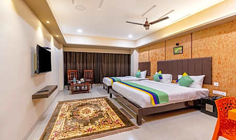 Deluxe Family Room