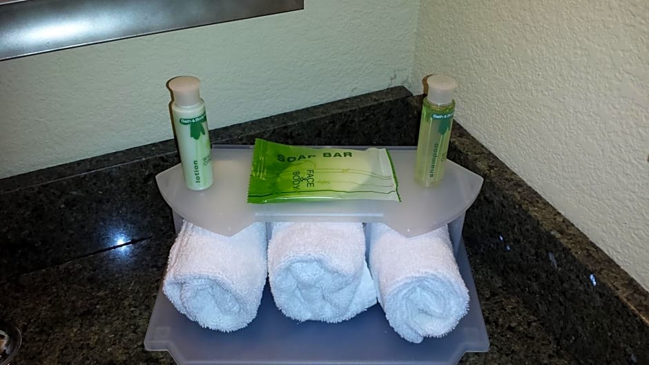 Holiday Inn Express & Suites Wytheville, an IHG Hotel