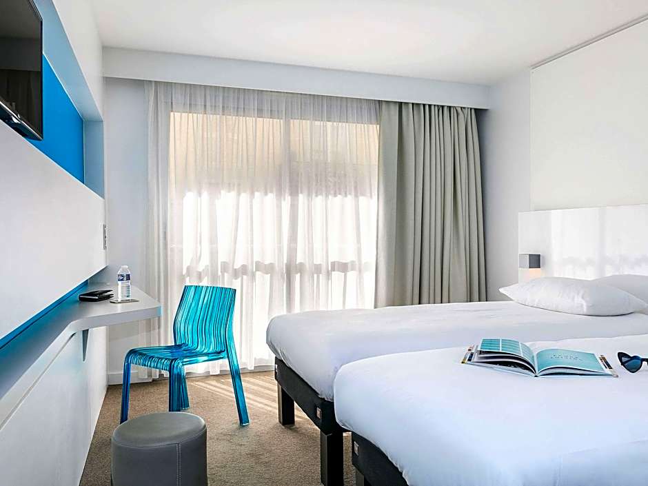 Photo 1 of 4 of Standard 2 Twin Beds