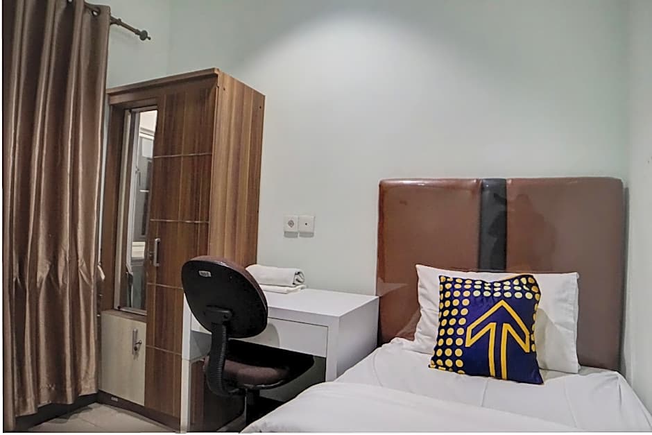 Hotel O Finest House Near Amplas Bus Terminal