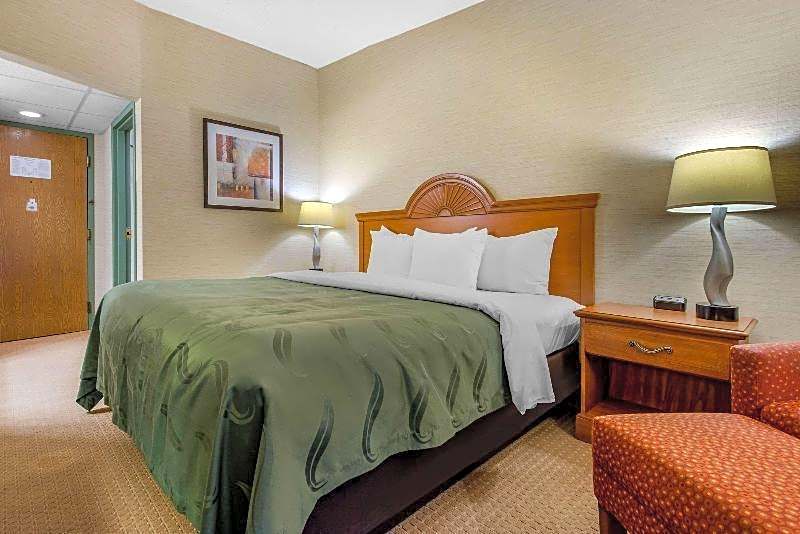 Quality Inn & Suites Mansfield Area