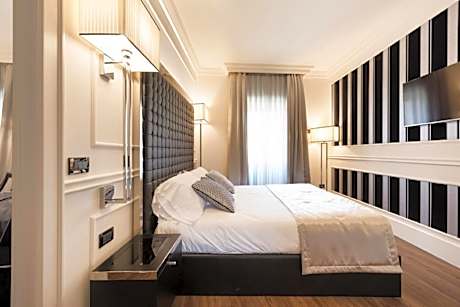 Deluxe One-Bedroom Apartment (4 Adults)