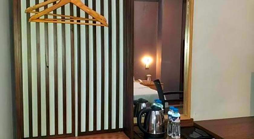 Hotel Camila 2
