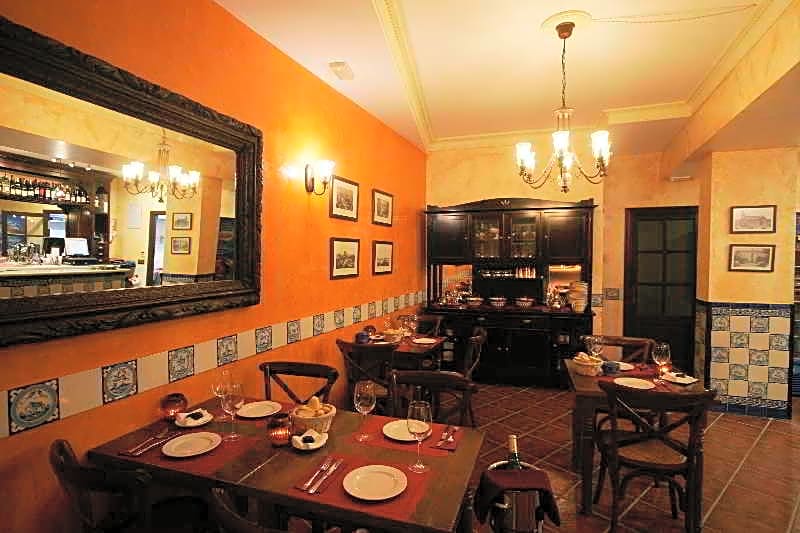 Casa Palacio de Los Leones