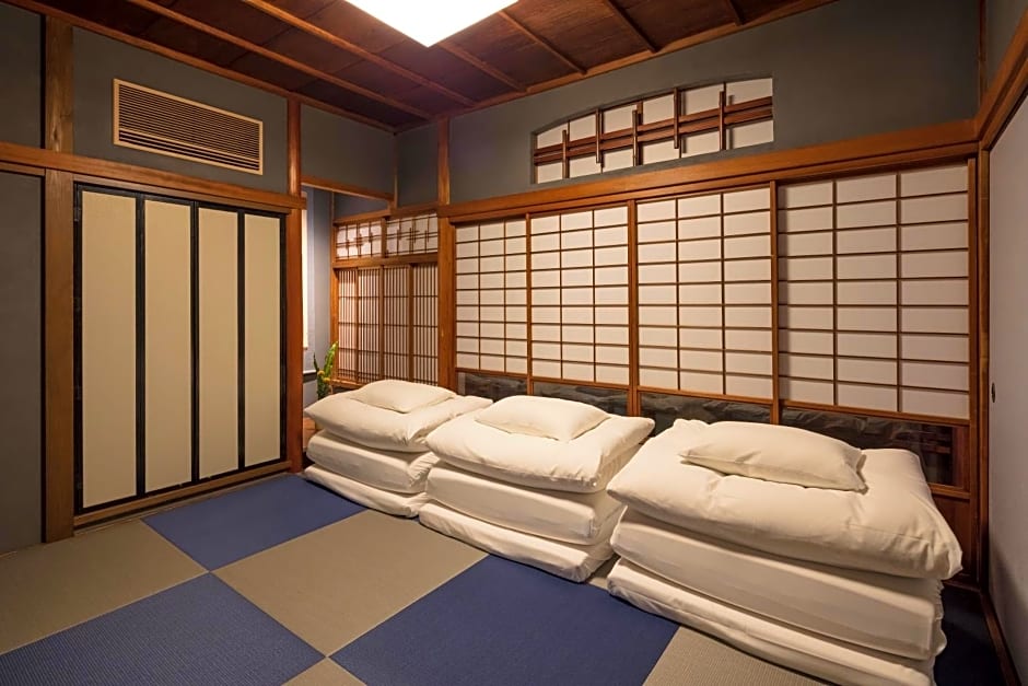 Hikoso-machi Gin no Ma