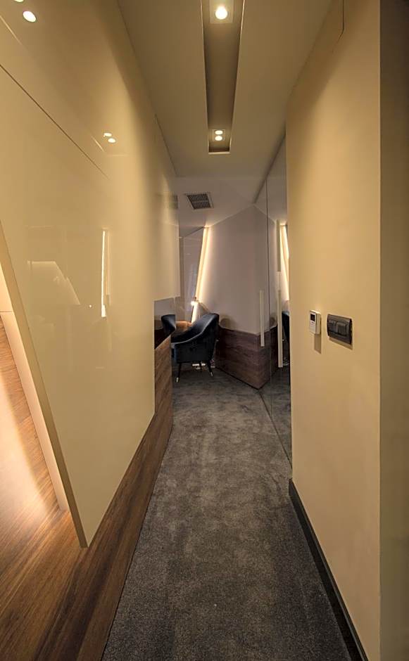 BOUTIQUE 25h by Eva stay 018