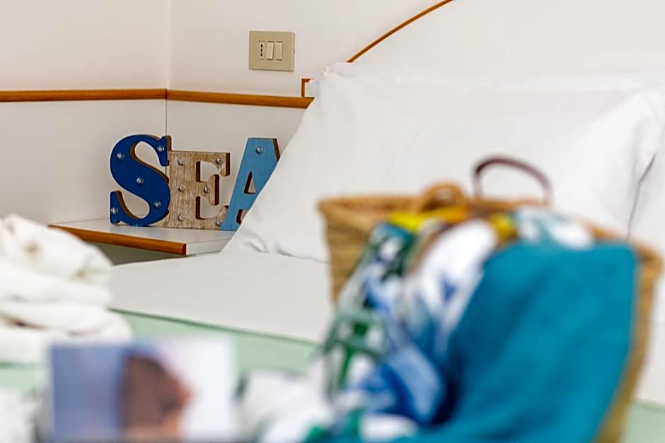 Hotel Caprice B&B - in centro a Riccione