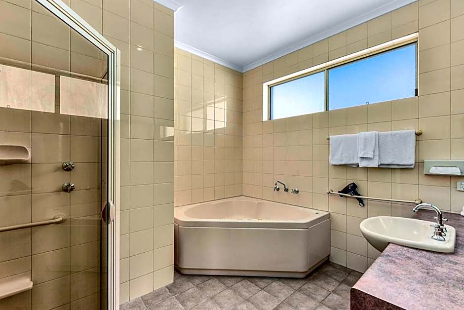 Lakeview Motel & Apartments