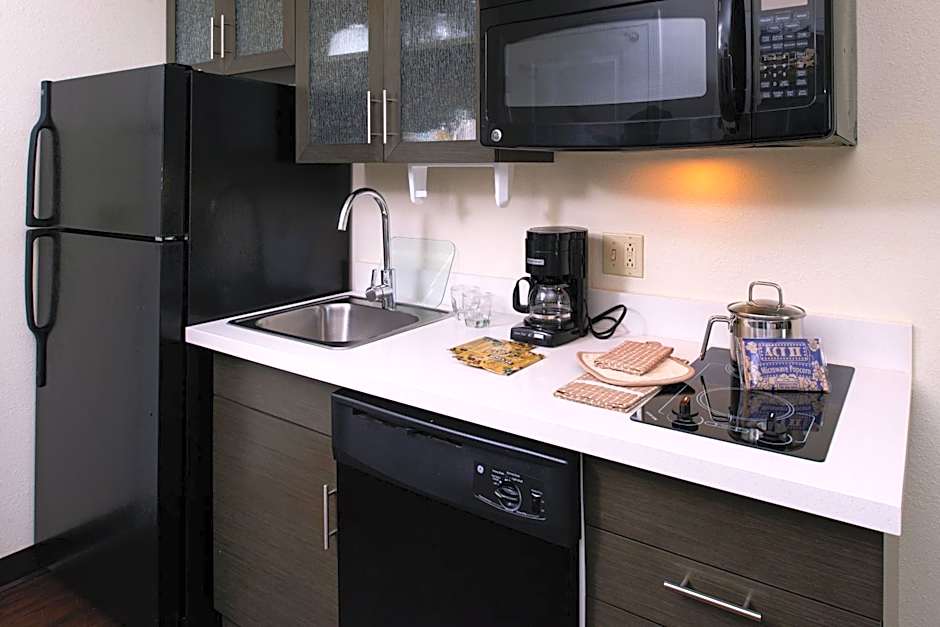 Candlewood Suites Olathe By IHG