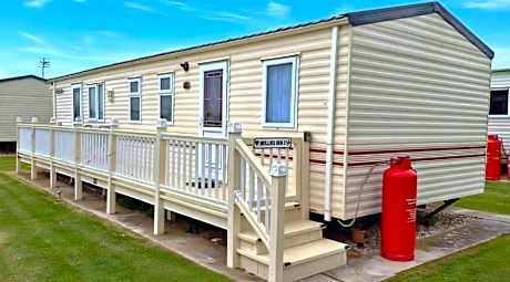 MOLLIES DEN 2 8 Berth 3 Bedrooms The Grange Holiday Park INGOLDMELLS