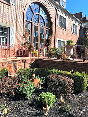 Colts Neck Inn Hotel