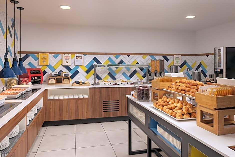 Hampton By Hilton London Stansted Airport