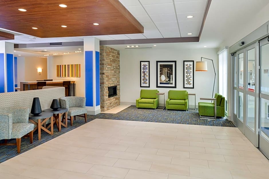 Holiday Inn Express & Suites - Chadron