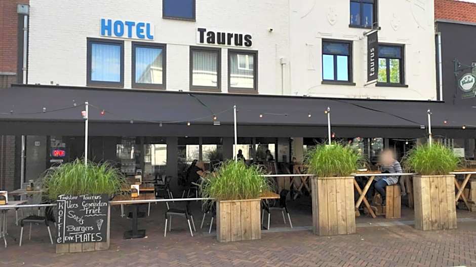Photo 1 of 32 of Hotel Taurus