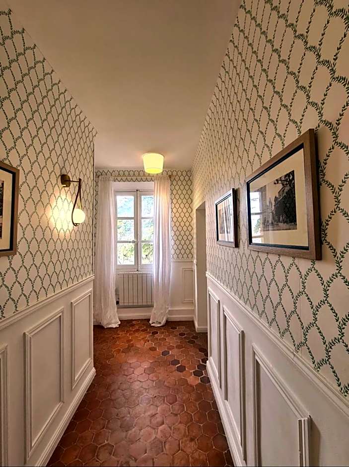 1560- Domaine Des Cinq Jardins- A Magical and Authentic Mansion