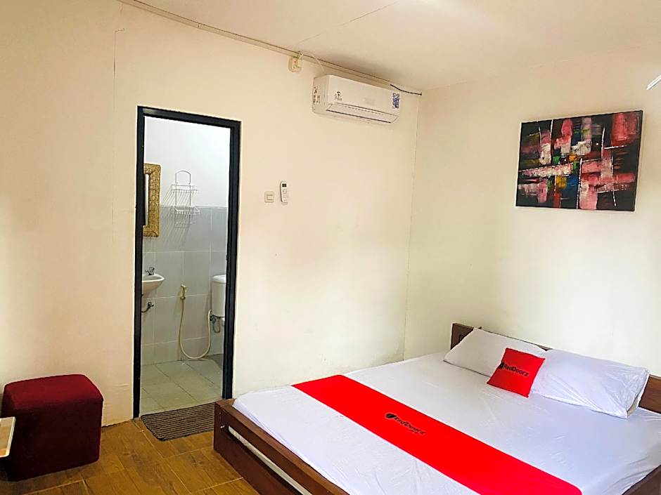 RedDoorz Syariah Near Wisata Durensewu Pandaan