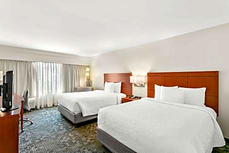 Queen Room with Two Queen Beds and Tub - Mobility/Hearing Accessible