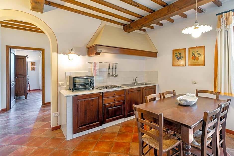 ISA-Holiday-Home with swimming-pool in San Gimignano, apartments with air conditioning and private outdoor area