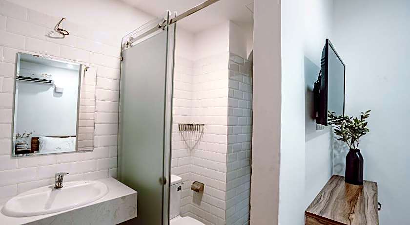 MINT HOTEL Q.1
