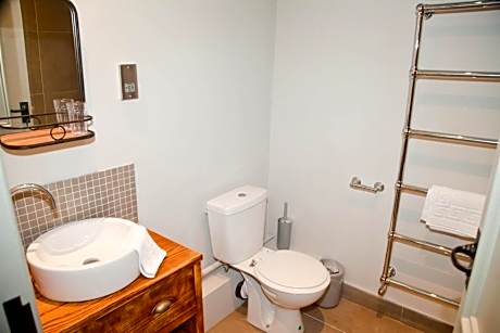 Deluxe Double Room with Shower