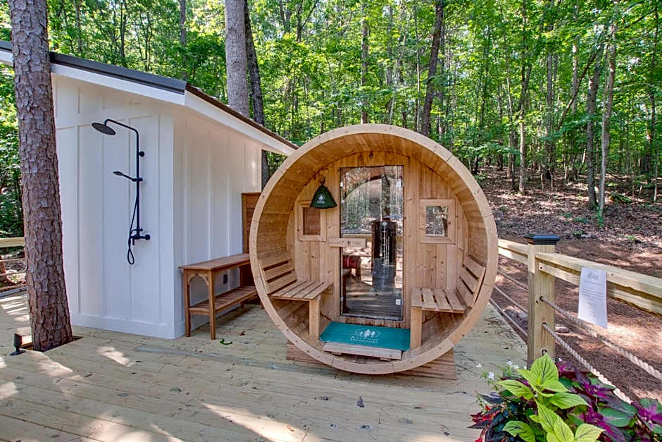 Birch Luxury Treehouse near Lake Guntersville